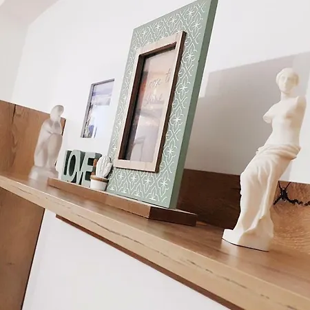 Neraidas On The Sea * Лоутраки